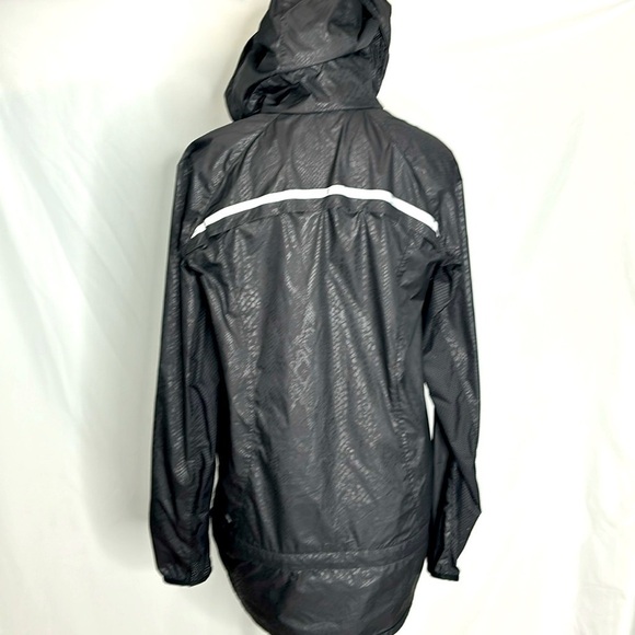 Lululemon Miss Misty II Packable Jacket
Desert Snake Embossed Black / Black - Picture 7 of 8